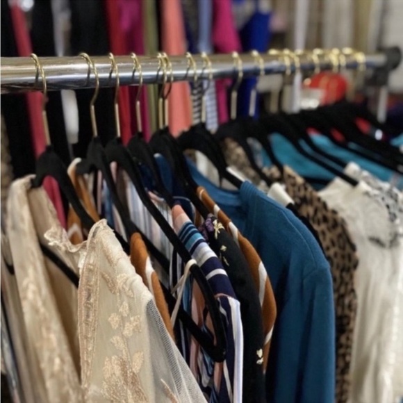 50 pieces women mystery clothing thrift boutique box bundle mystery box - Picture 2 of 9